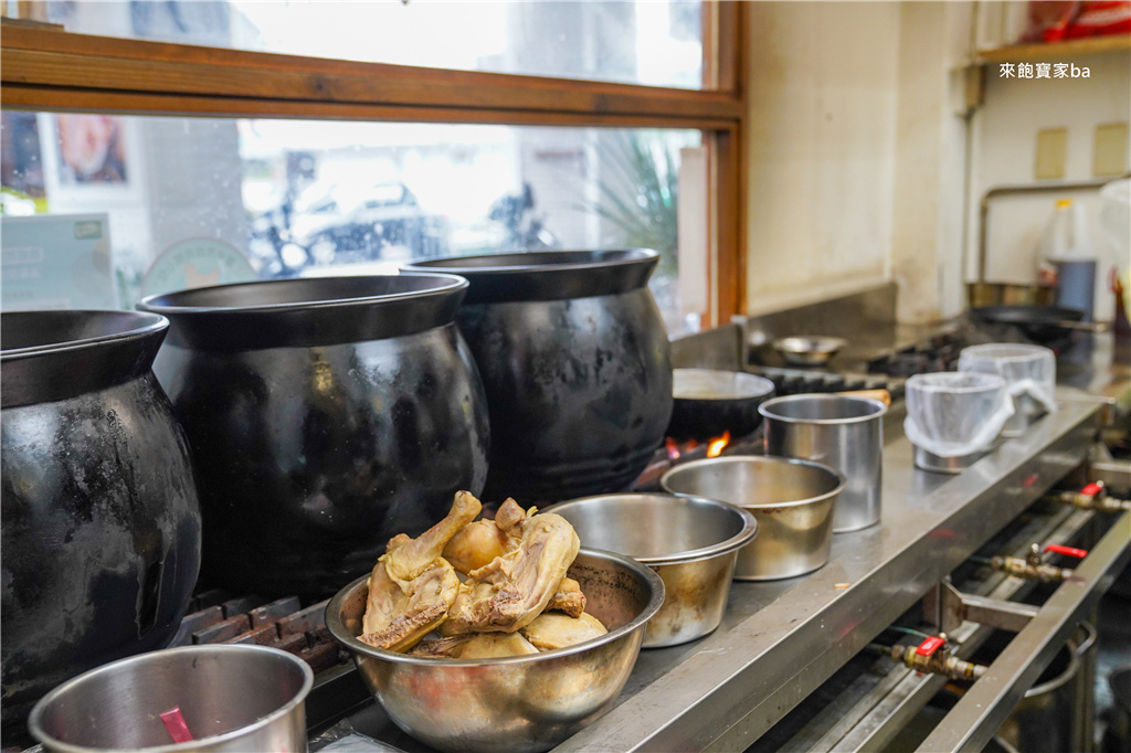 【台中精明商圈美食】狸長村民食堂-煲湯炸雞｜六小時溫補煲湯、獨門秘製炸雞，台中西屯好吃宵夜推薦! @來飽寶家ba