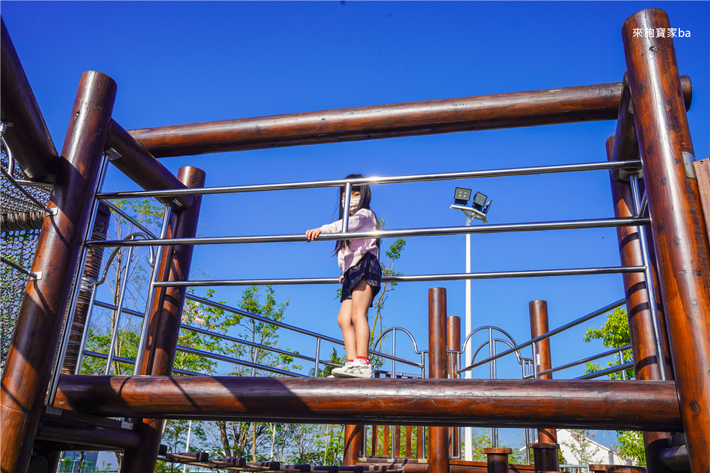 【屏東潮州】潮好玩幸福村｜這一玩就是「規工欸」！7.5公尺高攀爬網、5公尺高溜滑梯、巨大沙坑 @來飽寶家ba