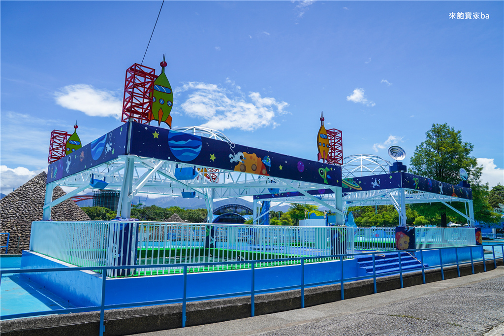 【2022宜蘭童玩節】今夏最強的水陸空樂園~跨越時空探索~恐龍滑水道、高空腳踏車、高空水舞秀（票價、營業時間） @來飽寶家ba